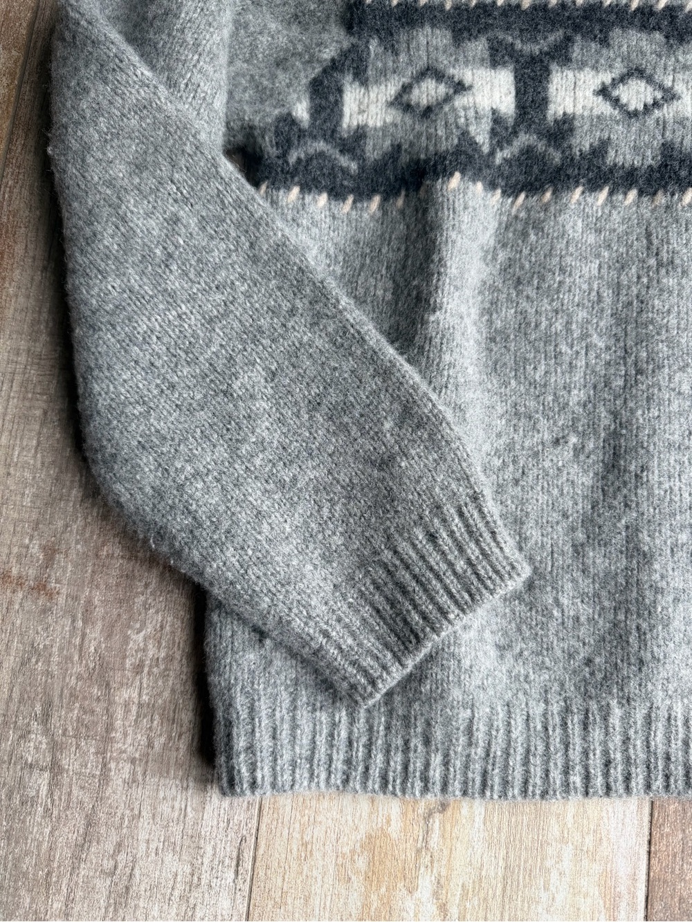 Vintage Old Navy Gray V-Neck Patterned Wool Blend Sweater